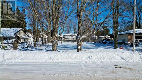 15 Tackabury Street, Northern Bruce Peninsula, ON 