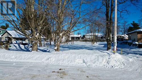 15 Tackabury Street, Northern Bruce Peninsula, ON 