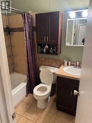 4 piece ensuite bath - 8808 96 Street, Peace River, AB - Indoor Photo Showing Bathroom