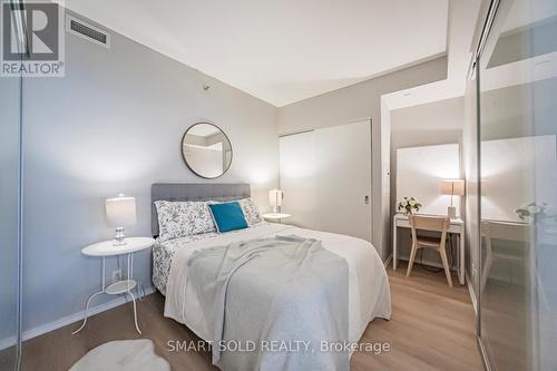 3203 - 5 St Joseph Street, Toronto, ON - Indoor Photo Showing Bedroom