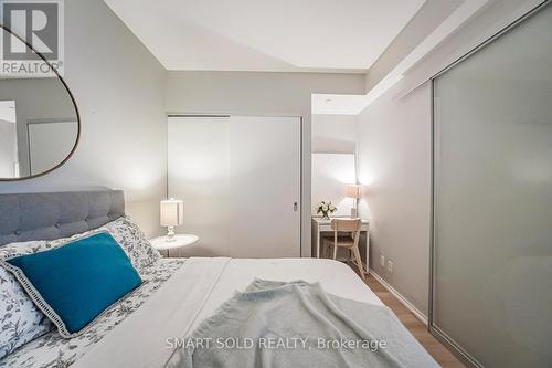 3203 - 5 St Joseph Street, Toronto, ON - Indoor Photo Showing Bedroom