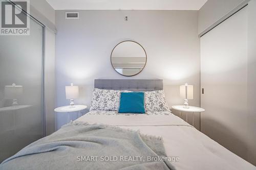 3203 - 5 St Joseph Street, Toronto, ON - Indoor Photo Showing Bedroom
