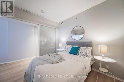 3203 - 5 St Joseph Street, Toronto, ON - Indoor Photo Showing Bedroom