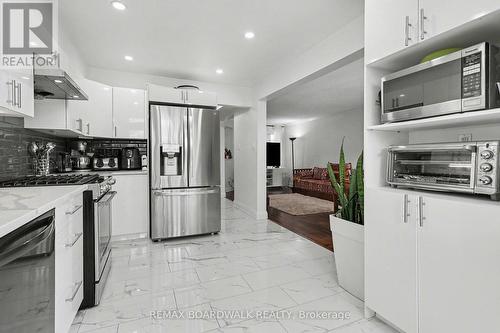 1827 Hialeah Drive, Ottawa, ON - Indoor Photo Showing Kitchen