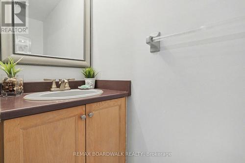 1827 Hialeah Drive, Ottawa, ON - Indoor Photo Showing Bathroom