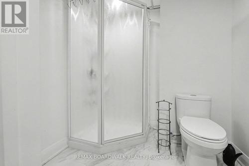 1827 Hialeah Drive, Ottawa, ON - Indoor Photo Showing Bathroom