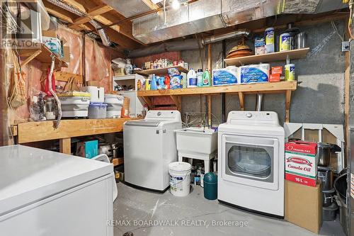 1827 Hialeah Drive, Ottawa, ON - Indoor Photo Showing Laundry Room