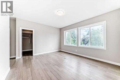 41 Shawnee Green Sw, Calgary, AB - Indoor Photo Showing Other Room