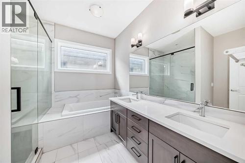 41 Shawnee Green Sw, Calgary, AB - Indoor Photo Showing Bathroom