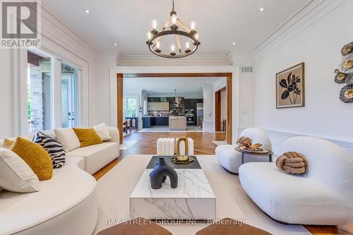 132 Crestwood Road, Vaughan, ON - Indoor Photo Showing Living Room