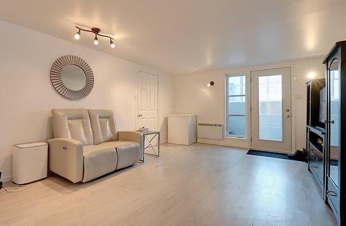 Salon - 1275  - 1283 Route 343, Sainte-Marcelline-De-Kildare, QC - Indoor