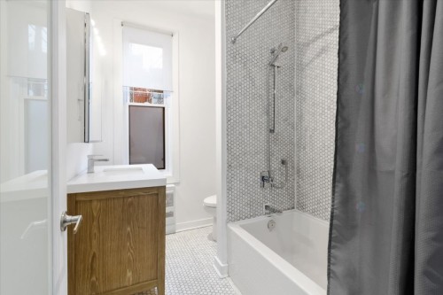 Salle de bains - 5329 Rue De Bordeaux, Montréal (Le Plateau-Mont-Royal), QC - Indoor Photo Showing Bathroom