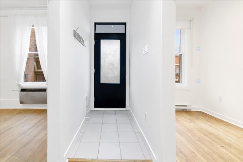 Hall d'entrée/Vestibule - 5329 Rue De Bordeaux, Montréal (Le Plateau-Mont-Royal), QC - Indoor Photo Showing Other Room