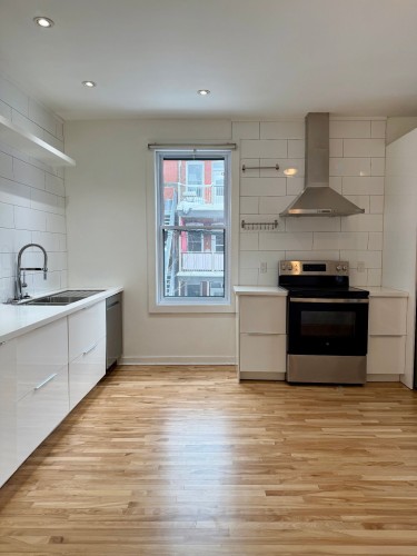 Cuisine - 5329 Rue De Bordeaux, Montréal (Le Plateau-Mont-Royal), QC - Indoor Photo Showing Kitchen