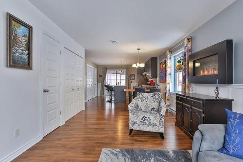 Salon - 190 Rue Des Échevins, Saint-Jean-Sur-Richelieu, QC - Indoor Photo Showing Living Room