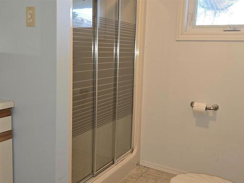 663 Barrie Dr, Oliver Paipoonge, ON - Indoor Photo Showing Bathroom