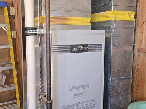 663 Barrie Dr, Oliver Paipoonge, ON - Indoor Photo Showing Other Room