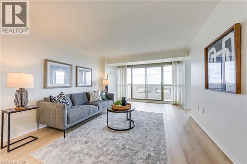 5080 Pinedale Avenue Unit# 902, Burlington, ON - Indoor Photo Showing Living Room