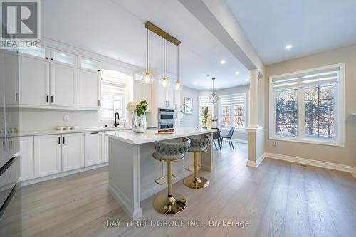 995 Nellie Little Crescent, Newmarket, ON - Indoor Photo Showing Kitchen With Upgraded Kitchen