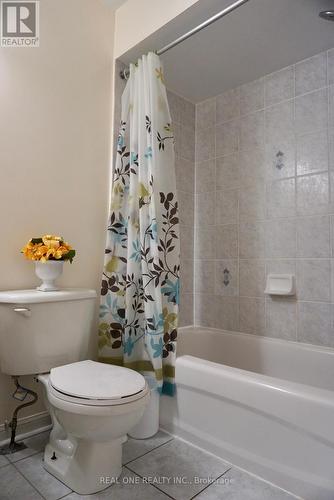 37 - 80 Acorn Place, Mississauga, ON - Indoor Photo Showing Bathroom