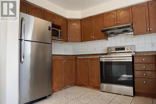 37 - 80 Acorn Place, Mississauga, ON - Indoor Photo Showing Kitchen
