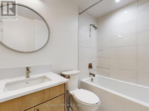 2003 - 500 Brock Avenue, Burlington, ON - Indoor Photo Showing Bathroom