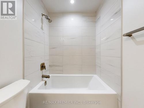 2003 - 500 Brock Avenue, Burlington, ON - Indoor Photo Showing Bathroom