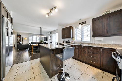 Logement - 156  - 160 Rue Marie-Chapleau, Blainville, QC - Indoor Photo Showing Kitchen