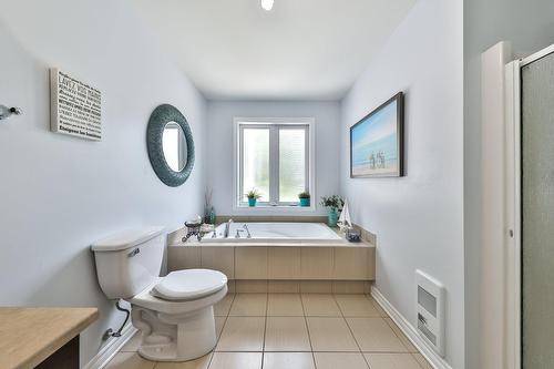 Logement - 156  - 160 Rue Marie-Chapleau, Blainville, QC - Indoor Photo Showing Bathroom