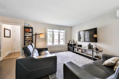Logement - 156  - 160 Rue Marie-Chapleau, Blainville, QC - Indoor Photo Showing Living Room