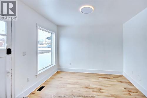 22 Cross Street, Chatham, ON - Indoor Photo Showing Other Room