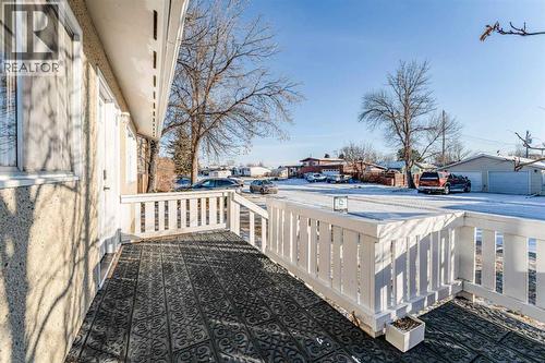 640 54 Avenue W, Claresholm, AB - Outdoor