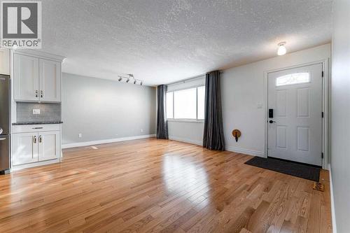640 54 Avenue W, Claresholm, AB - Indoor Photo Showing Kitchen