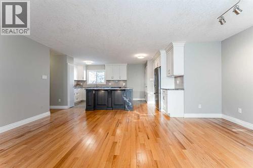 640 54 Avenue W, Claresholm, AB - Indoor