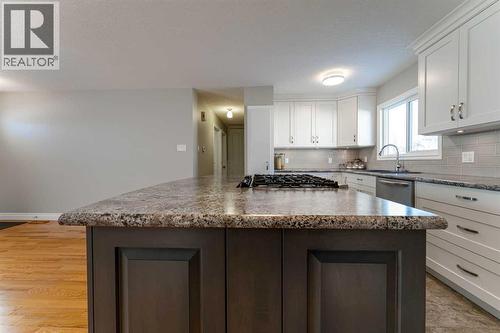 640 54 Avenue W, Claresholm, AB - Indoor Photo Showing Kitchen With Upgraded Kitchen