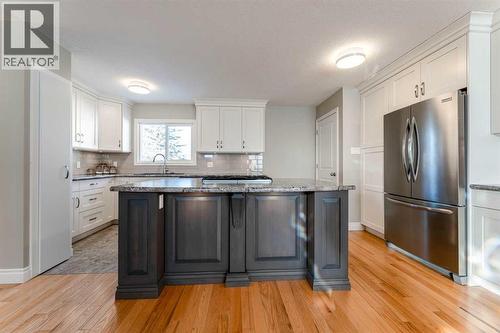 640 54 Avenue W, Claresholm, AB - Indoor Photo Showing Kitchen