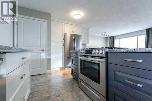 640 54 Avenue W, Claresholm, AB - Indoor Photo Showing Kitchen
