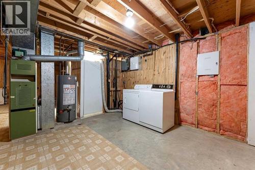 640 54 Avenue W, Claresholm, AB - Indoor Photo Showing Laundry Room