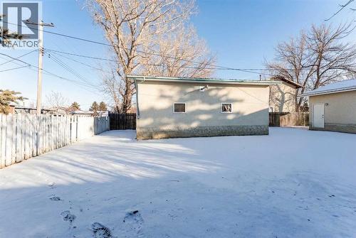 640 54 Avenue W, Claresholm, AB - Outdoor