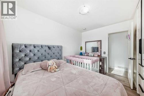 Bedroom 3 - 216 Pinecrest Crescent Ne, Calgary, AB - Indoor Photo Showing Bedroom