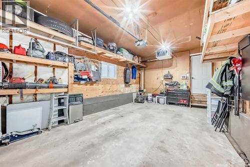 Single Attached Heated Garage - 216 Pinecrest Crescent Ne, Calgary, AB - Indoor