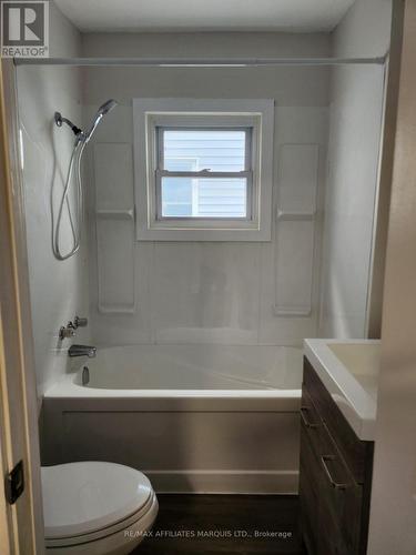909 Second Street E, Cornwall, ON - Indoor Photo Showing Bathroom