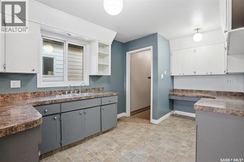918 Garnet Street, Regina, SK - Indoor Photo Showing Kitchen With Double Sink