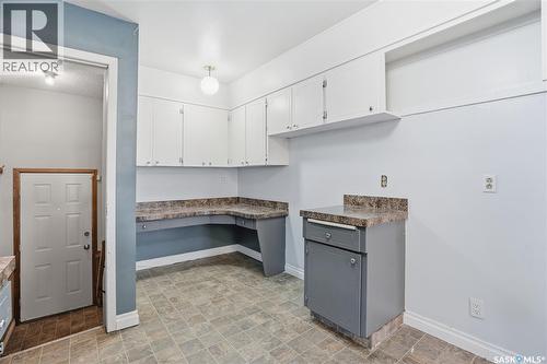 918 Garnet Street, Regina, SK - Indoor