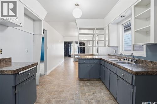 918 Garnet Street, Regina, SK - Indoor Photo Showing Kitchen With Double Sink