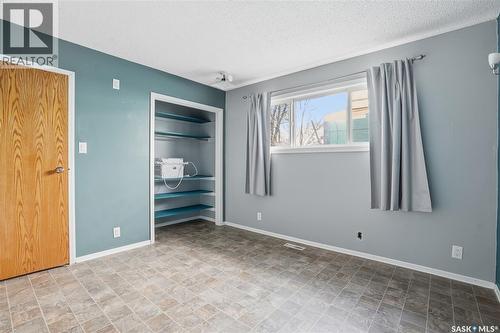 918 Garnet Street, Regina, SK - Indoor