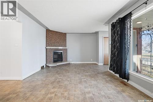 918 Garnet Street, Regina, SK - Indoor With Fireplace