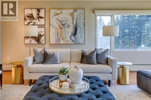 3N, 222 Eagle Ridge Drive Sw, Calgary, AB - Indoor Photo Showing Living Room