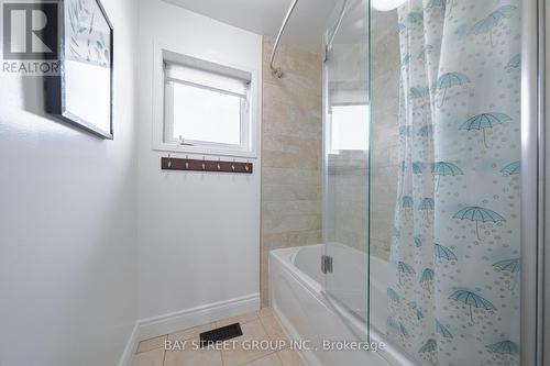 2398 Nichols Drive, Oakville, ON - Indoor Photo Showing Bathroom