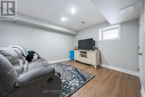 2398 Nichols Drive, Oakville, ON - Indoor